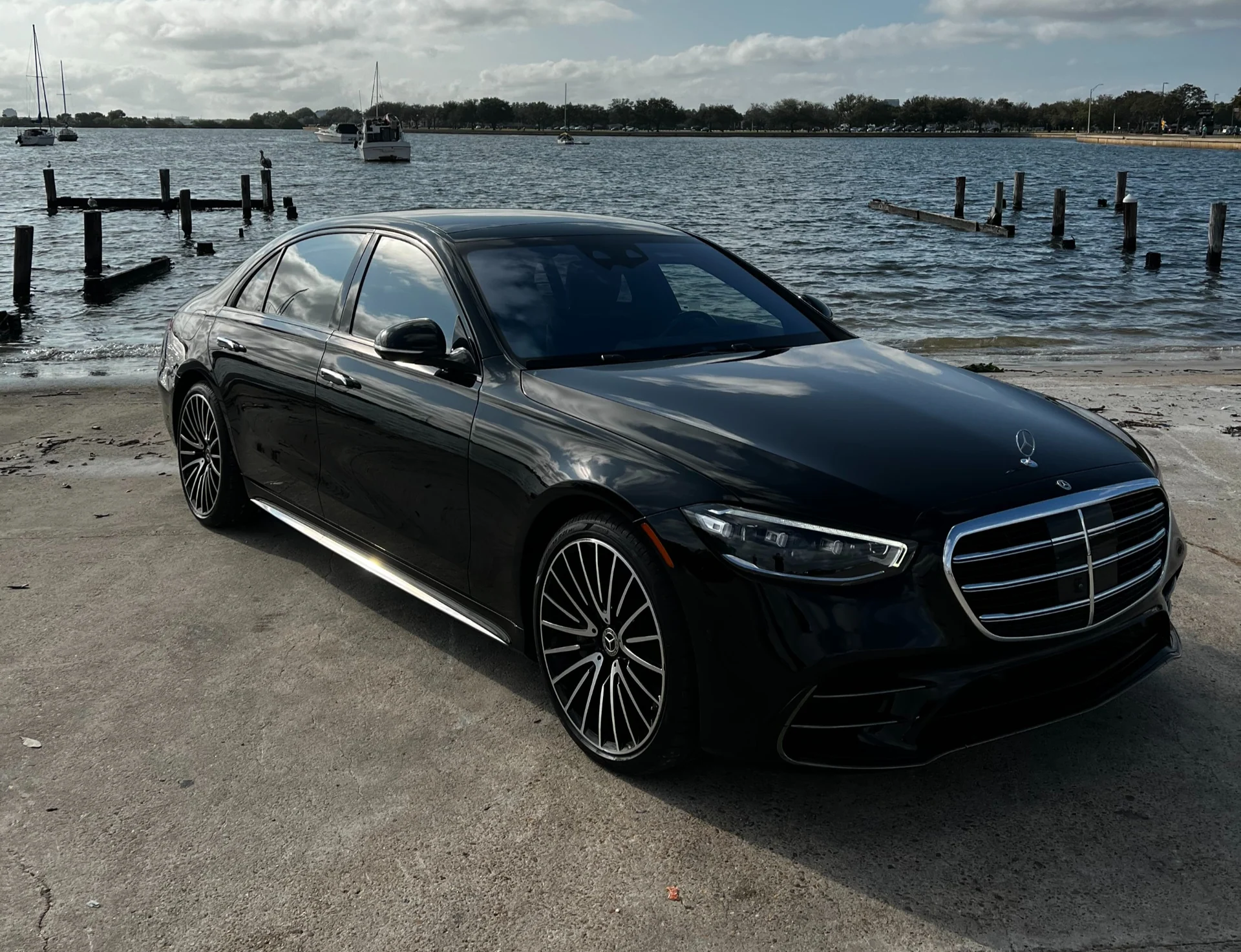 Mercedes-Benz S-Class reference photograph, view 2